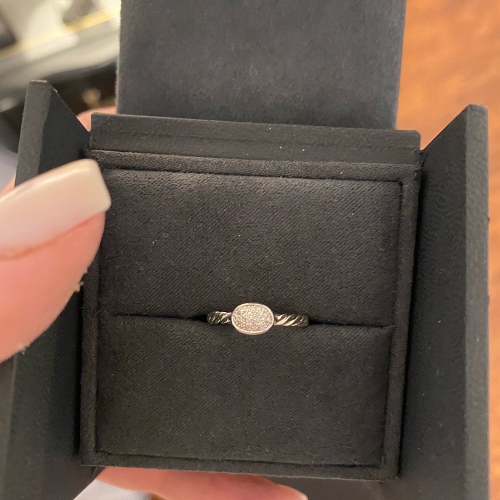 David Yurman Petite Pave oval Diamond ring